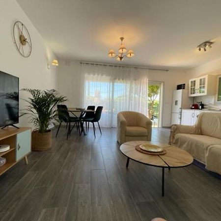 2 Pieces En Rdjardin Avec 2 Grands Terrasses Apartment อองทีบส์ ภายนอก รูปภาพ
