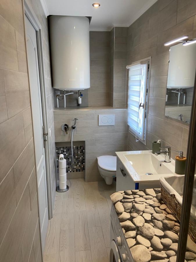 2 Pieces En Rdjardin Avec 2 Grands Terrasses Apartment อองทีบส์ ภายนอก รูปภาพ